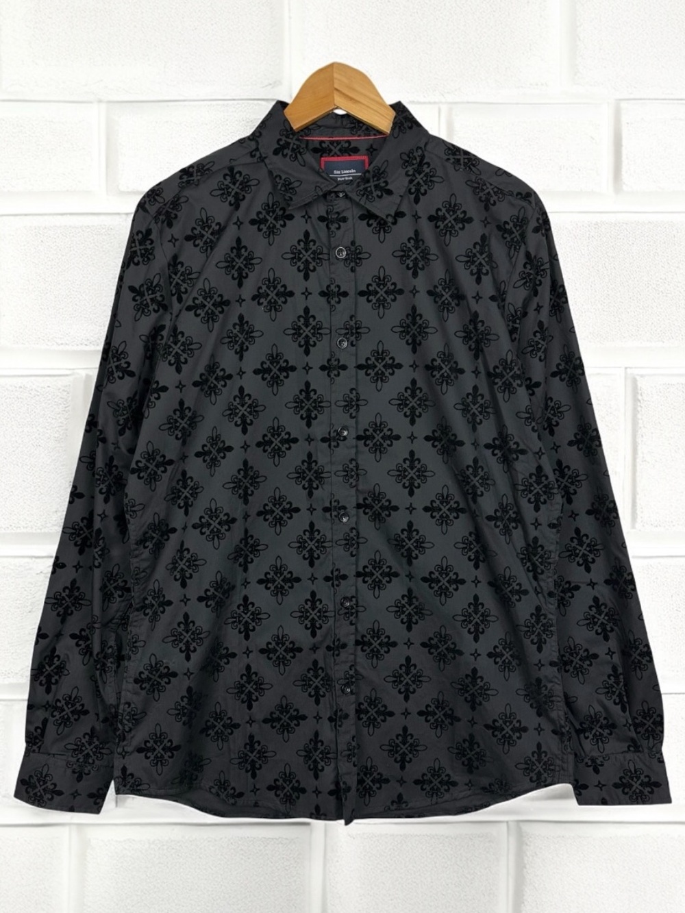Six Lincoln NY  Velvet Damascus Printed Long Sleeve Button Up Wrinkle Free Shirt